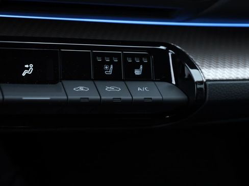 Used 2024 Toyota Prius Limited image 9