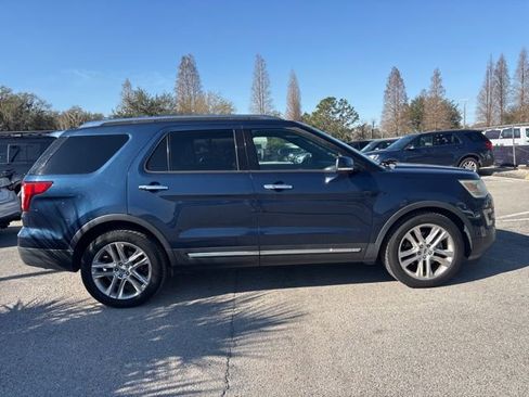 Used 2017 Ford Explorer Limited w/ Equipment Group 301A image 4