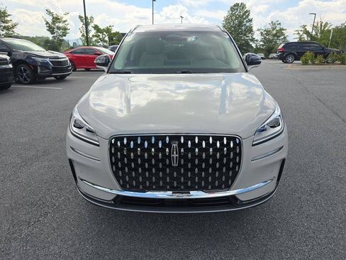 Used 2023 Lincoln Corsair Reserve w/ Equipment Group 201A AWD/4WD image 8