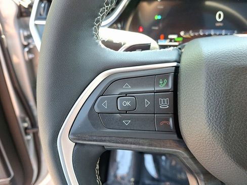 Used 2023 Jeep Grand Cherokee 30th Anniversary AWD/4WD image 22