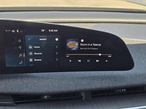 Used 2025 Lucid Air Pure RWD image 11