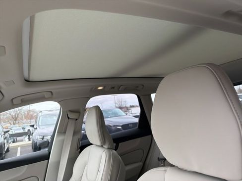 New 2026 Volvo XC60 B5 Ultra w/ Protection Package Premier image 11
