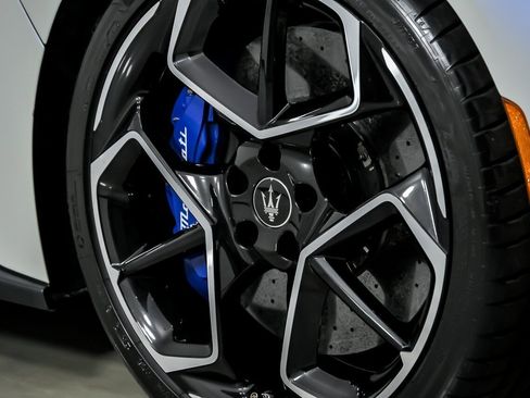 Used 2022 Maserati MC20 Coupe image 5