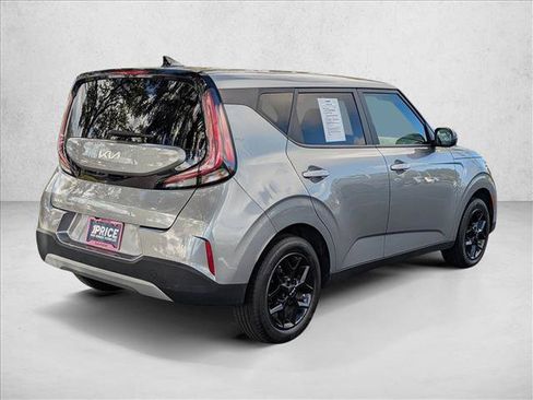 Used 2024 Kia Soul LX w/ Option Group 015 FWD image 5