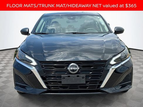Used 2024 Nissan Altima 2.5 SV FWD image 2