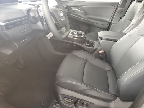 New 2026 Subaru Solterra Limited XT image 11