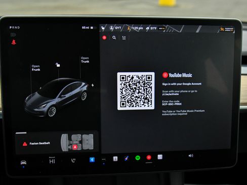 Used 2021 Tesla Model 3 Standard Range Plus image 21