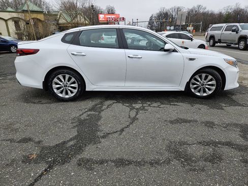 Used 2018 Kia Optima S w/ Panoramic Sunroof Package image 6