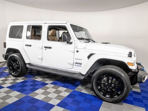 Used 2022 Jeep Wrangler Unlimited Sahara image 3