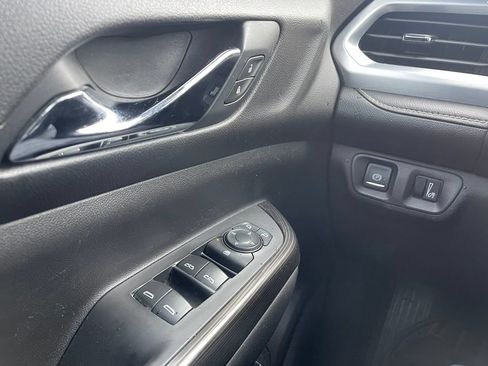 Used 2021 GMC Acadia SLT AWD/4WD image 10