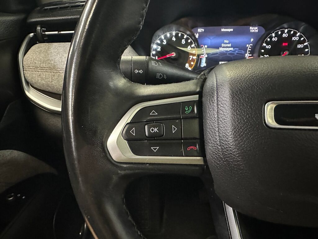 Used 2022 Jeep Compass Latitude w/ Sun and Sound Group AWD/4WD image 11