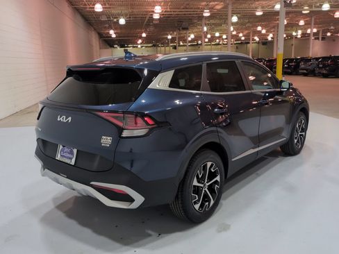 Certified 2023 Kia Sportage EX AWD/4WD image 4