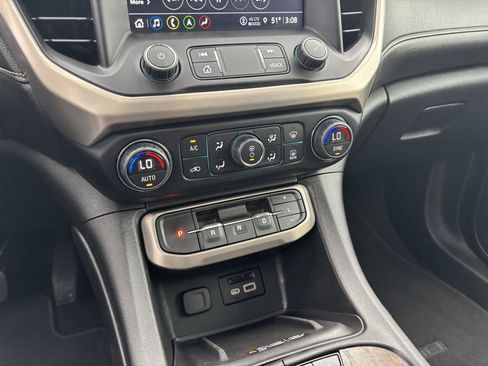 Used 2022 GMC Acadia Denali image 34