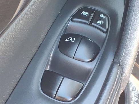 Used 2018 Nissan Rogue S w/ S Value Package image 13