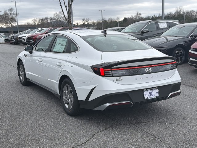 New 2026 Hyundai Sonata SE FWD image 6