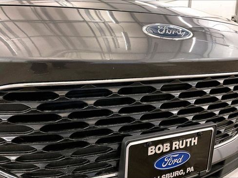 Certified 2020 Ford Escape SE image 29