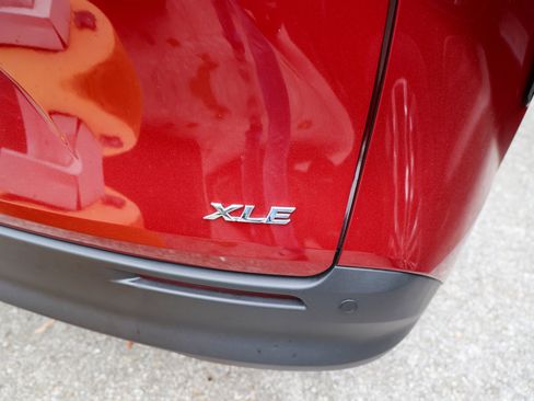 Used 2025 Toyota Sienna XLE w/ XLE Plus Package image 11