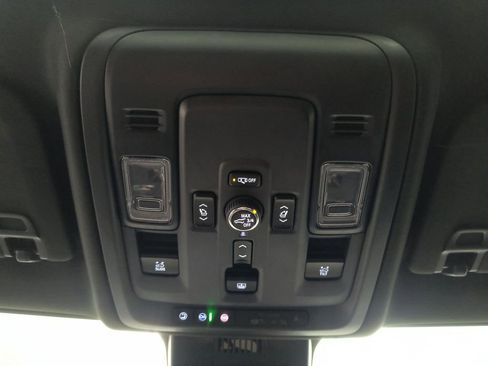 Used 2025 GMC Yukon XL Denali w/ Sun & Power Step Package image 16