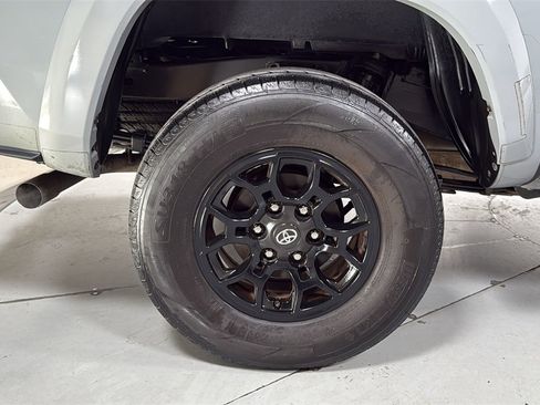 Used 2020 Toyota Tacoma SR5 image 22