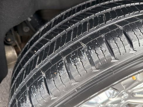 Used 2020 Chevrolet Traverse Premier w/ Redline Edition image 10