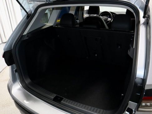 Used 2025 Volkswagen Taos SE image 15