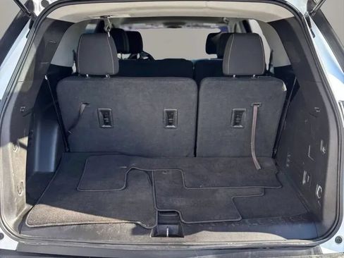 Used 2019 Chevrolet Traverse LS AWD/4WD image 17