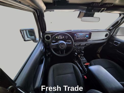 Used 2024 Jeep Wrangler Unlimited AWD/4WD image 11