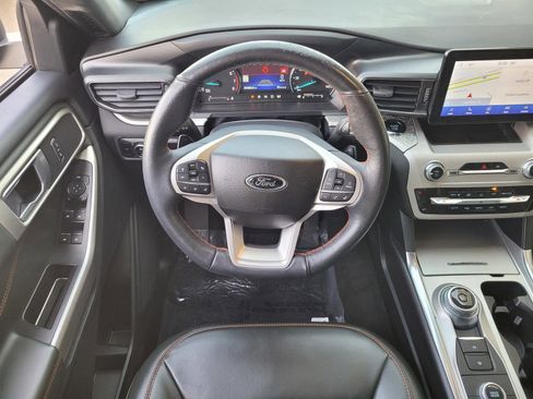 Used 2023 Ford Explorer Timberline image 11