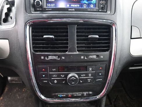 Used 2018 Dodge Grand Caravan GT image 24