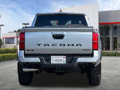 Used 2025 Toyota Tacoma TRD Off-Road image 5