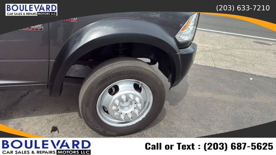 Used 2018 RAM 5500 Tradesman w/ Payload Upgrade Package AWD/4WD image 12