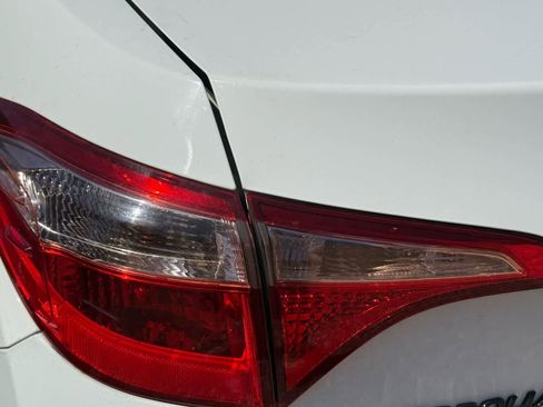 Used 2019 Toyota Corolla LE image 14