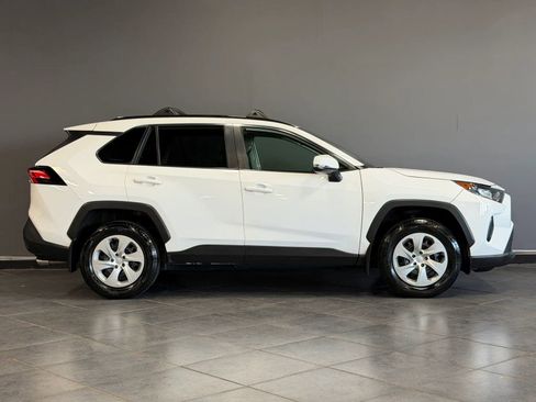 Used 2021 Toyota RAV4 LE w/ Carpet Mat Package (TMS) AWD/4WD image 4