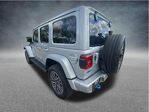 Used 2022 Jeep Wrangler Unlimited Sahara image 7