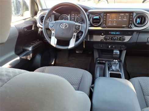 Used 2022 Toyota Tacoma TRD Sport image 5