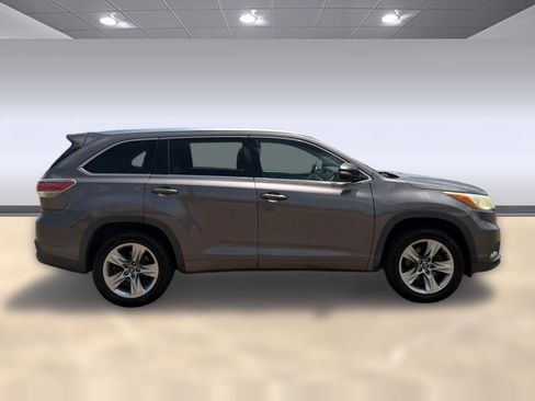 Used 2016 Toyota Highlander Limited Platinum FWD image 8
