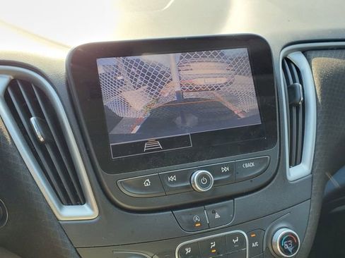 Used 2022 Chevrolet Malibu LT image 24