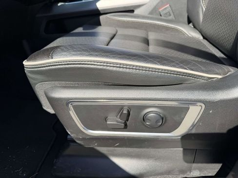 Used 2025 RAM 1500 Laramie image 19