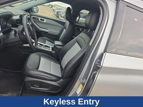 Certified 2024 Ford Explorer XLT w/ Equipment Group 202A AWD/4WD image 18