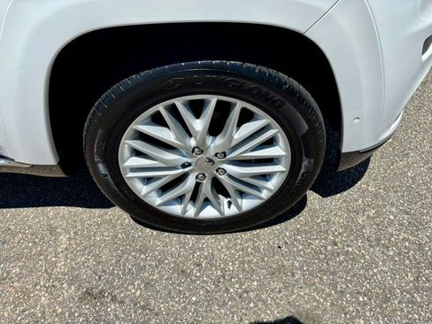 Used 2017 Jeep Grand Cherokee Summit AWD/4WD image 39