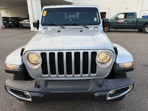Used 2023 Jeep Gladiator Sport AWD/4WD image 7