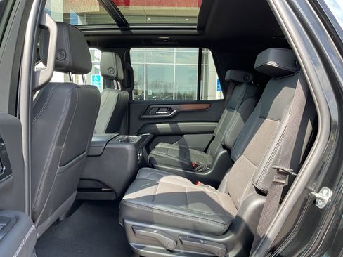 Used 2025 GMC Yukon Denali w/ Sun & Power Step Package AWD/4WD image 24