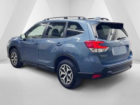 Used 2023 Subaru Forester Premium AWD/4WD image 5