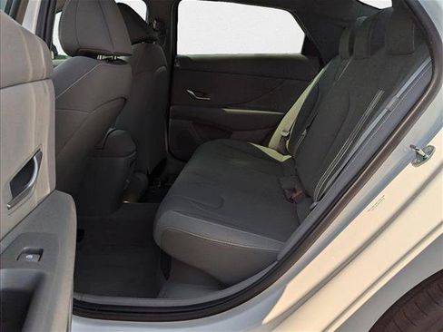 New 2025 Hyundai Elantra SEL FWD image 15