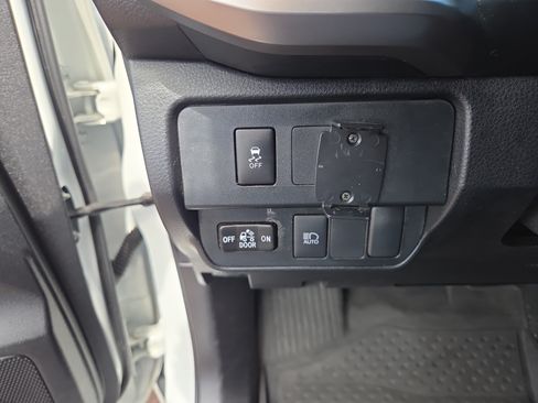 Certified 2023 Toyota Tacoma SR5 AWD/4WD image 28