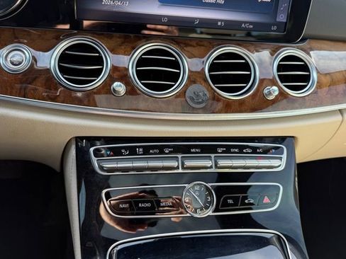 Used 2017 Mercedes-Benz E 300 4MATIC image 20