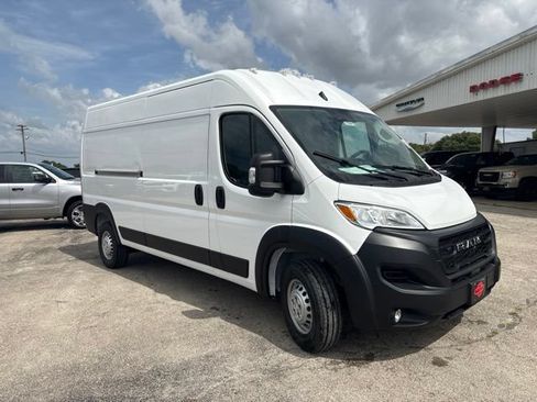 New 2026 RAM ProMaster 2500 w/ Convenience Group FWD image 6