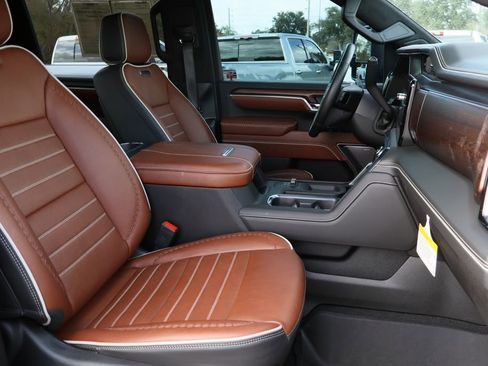 Certified 2025 GMC Sierra 2500 Denali Ultimate image 32