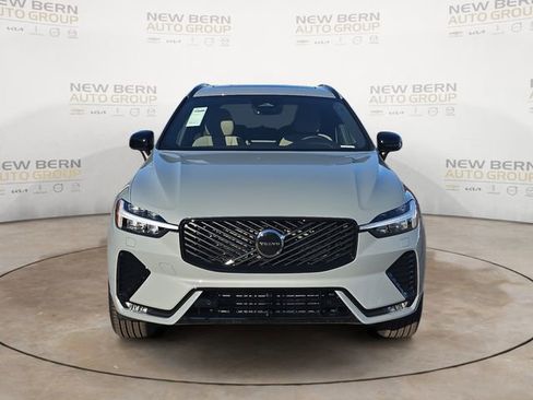 New 2026 Volvo XC60 B5 Core w/ Climate Package AWD/4WD image 8