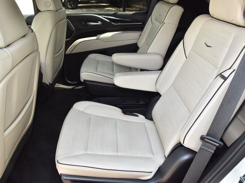 Used 2023 Cadillac Escalade Sport AWD/4WD image 14